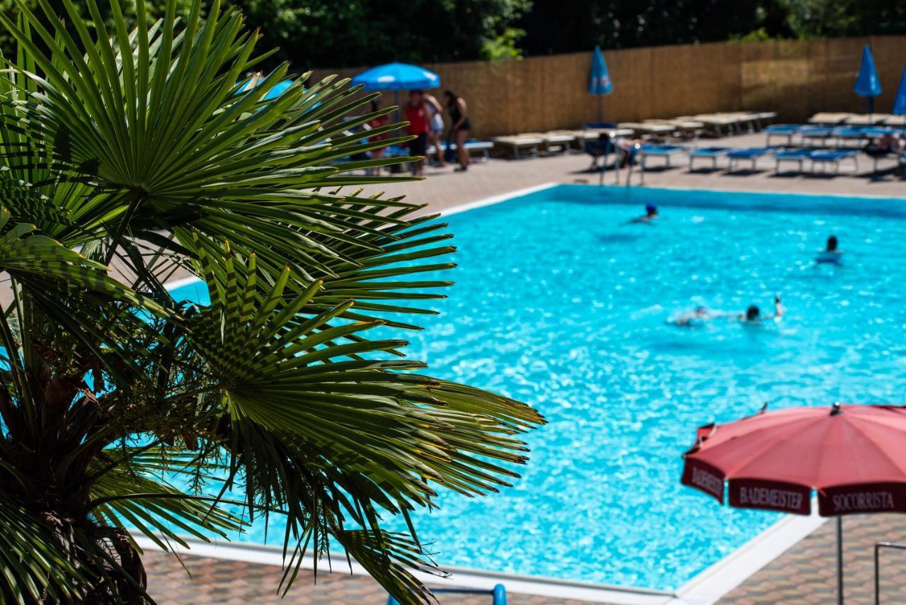 Camping Village Il Poggetto Troghi Luaran gambar