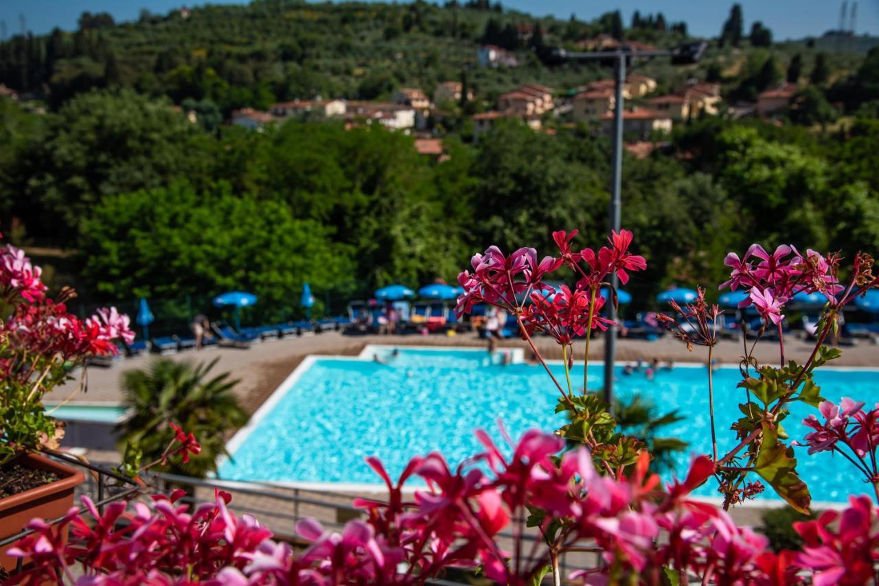 Camping Village Il Poggetto Troghi Luaran gambar
