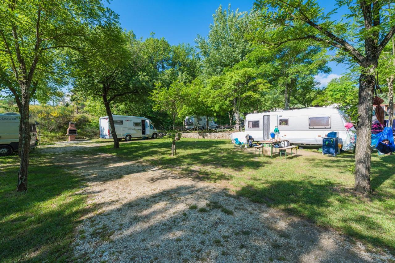 Camping Village Il Poggetto Troghi Luaran gambar
