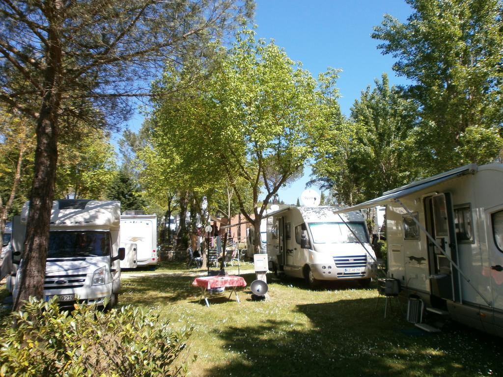 Camping Village Il Poggetto Troghi Luaran gambar