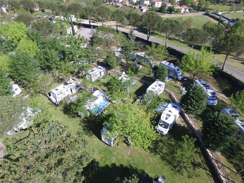 Camping Village Il Poggetto Troghi Luaran gambar