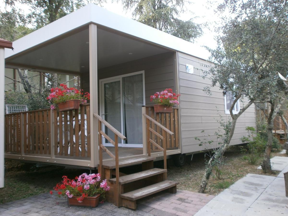 Camping Village Il Poggetto Troghi Luaran gambar