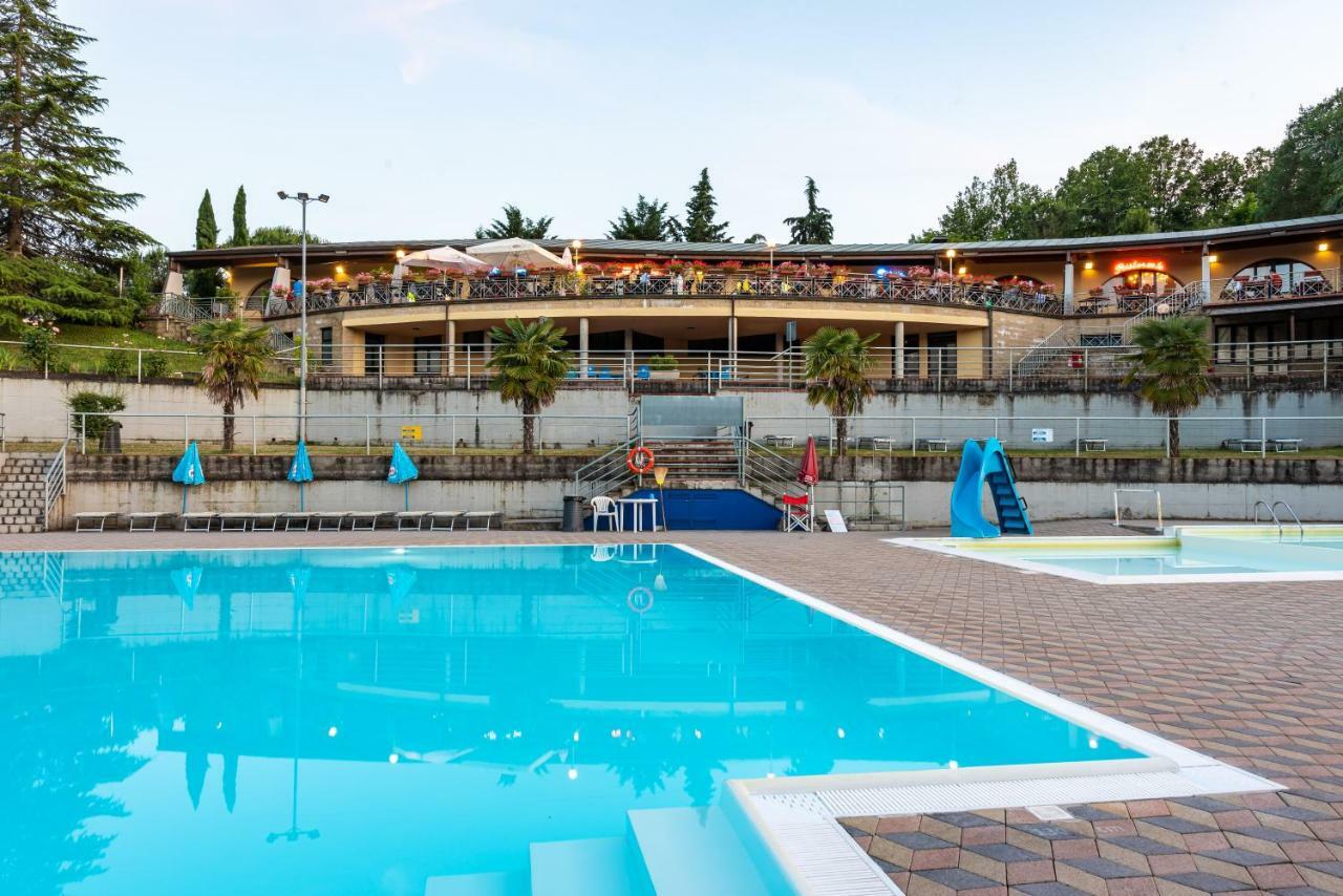 Camping Village Il Poggetto Troghi Luaran gambar