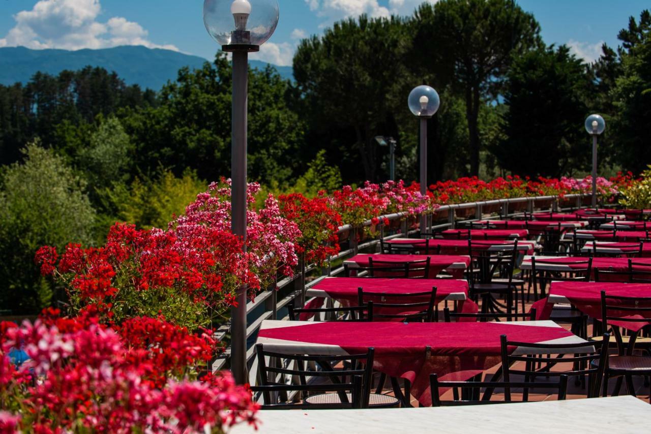 Camping Village Il Poggetto Troghi Luaran gambar