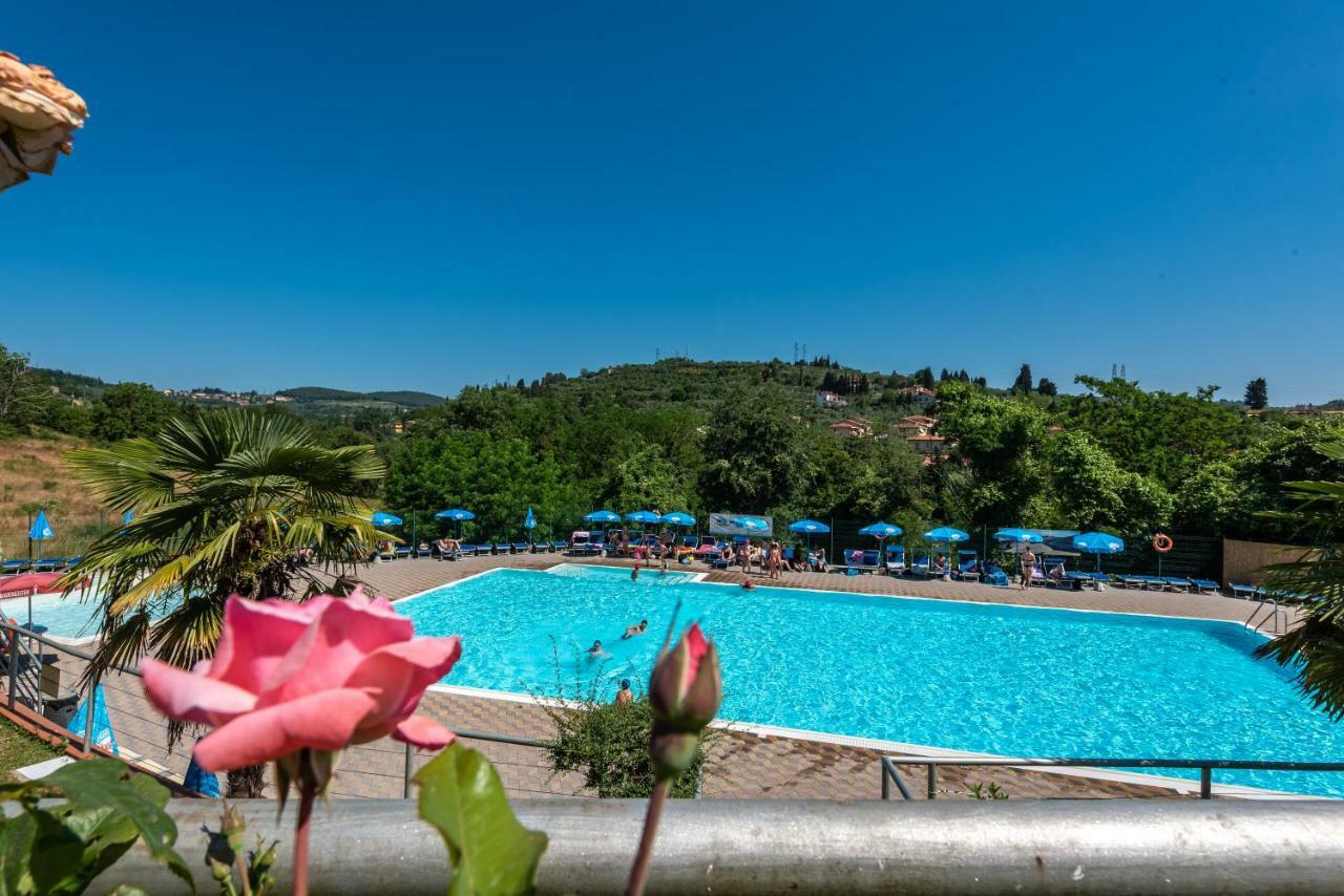 Camping Village Il Poggetto Troghi Luaran gambar